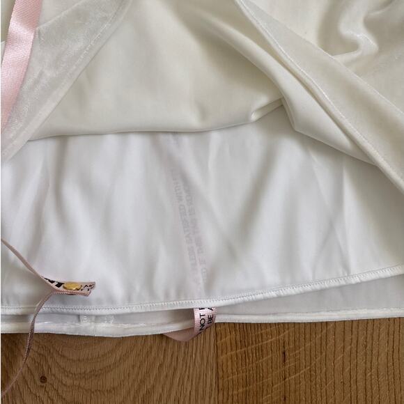 House of CB - Grace Mini Dress in Off White & Silver - Picture 4 of 7